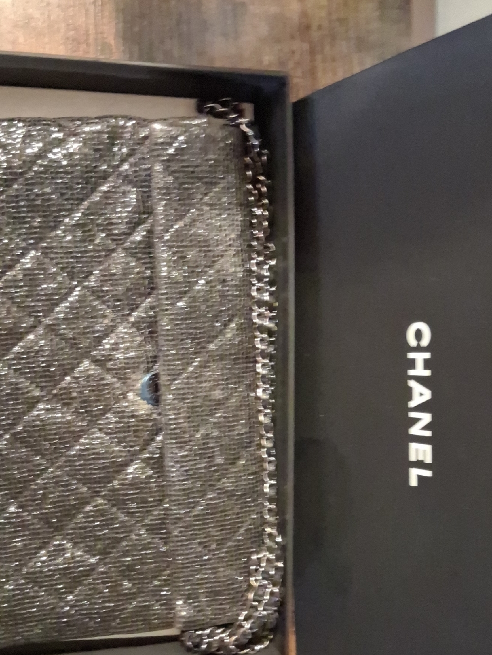 CHANEL Metallic Quilted Chain Wallet in Black-Gold - Picture 3 of 6